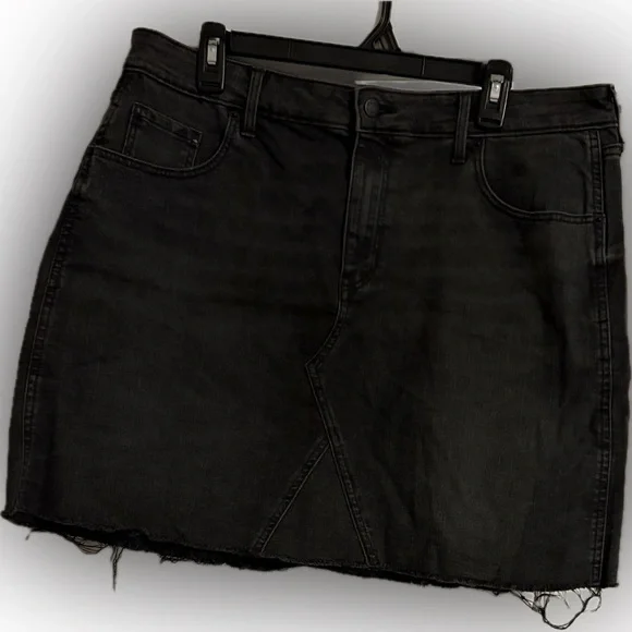 Old Navy Black Mini Denim Skirt - Like New Condition, Size 16 - Picture 1 of 5